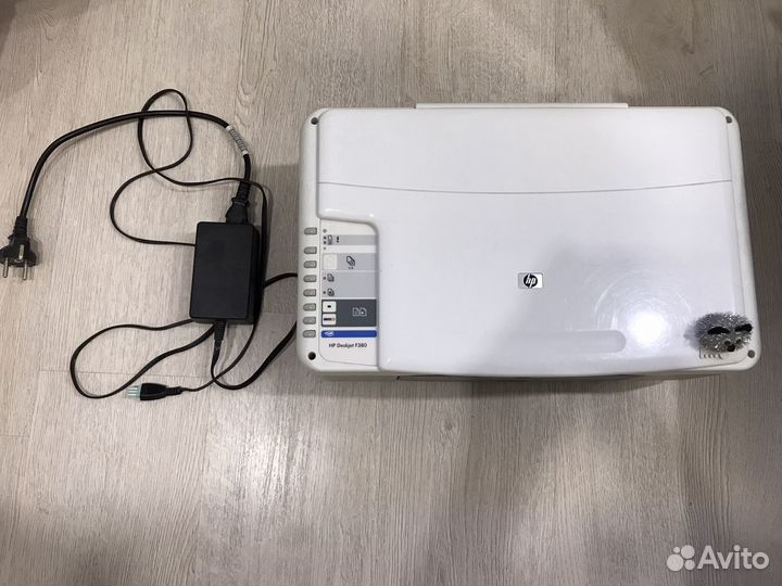 HP DeskJet F380 мфу