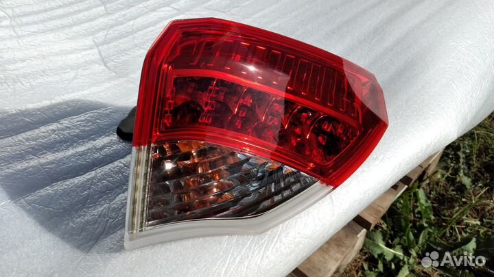 Фонарь задний наружный правый Renault Laguna