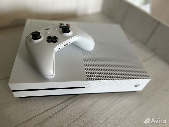 X BOX ONE S 1TB