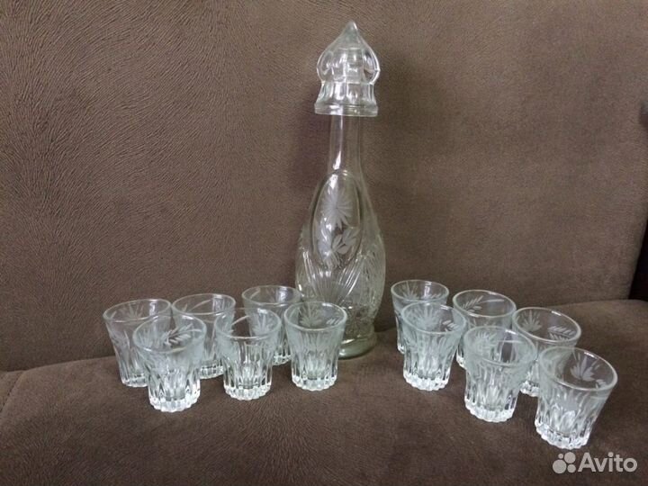 Графин и рюмки