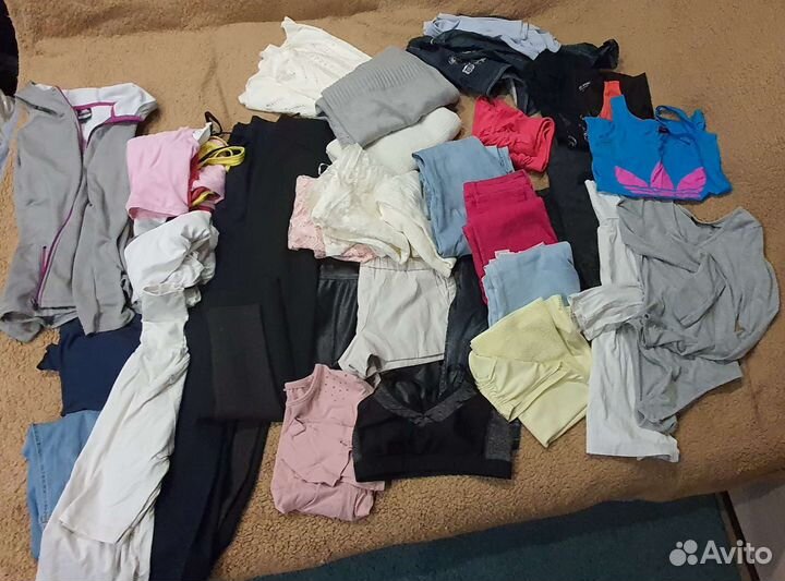 Продам большой пакет вещей