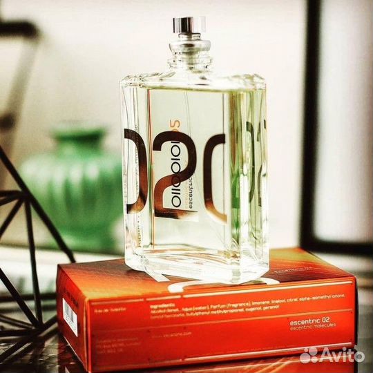 Escentric molecules 02