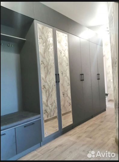 Шкаф в прихожую 160 см новый