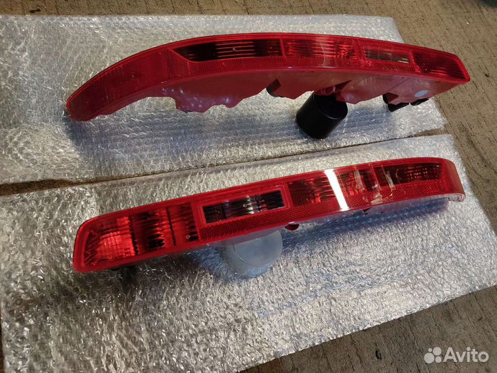Фонарь заднего бампера левый правый Audi Q7 4L