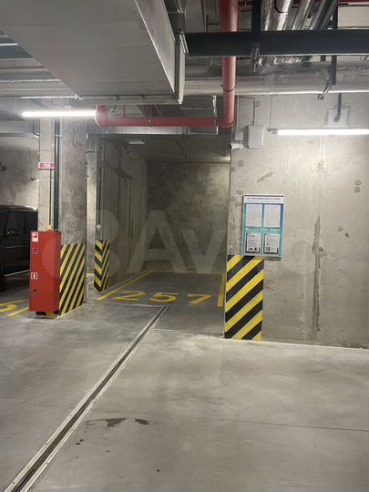 Машиноместо, 14 м²