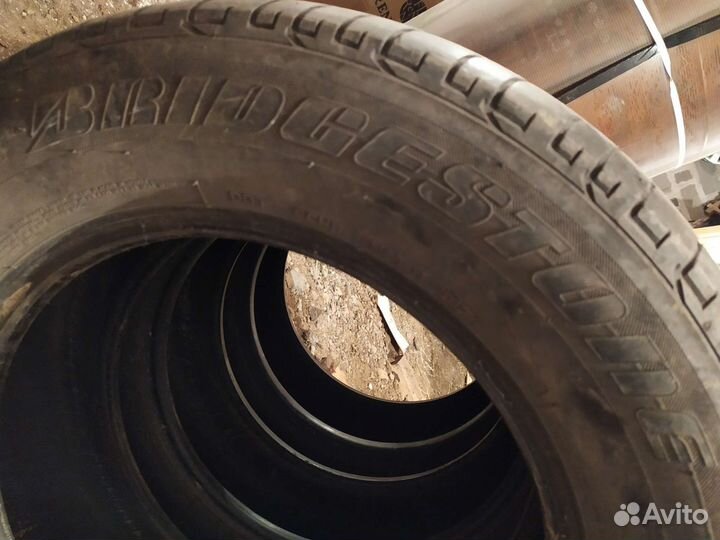 Bridgestone Dueler H/P Sport 215/65 R16