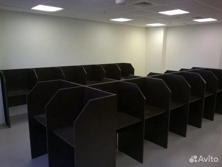 Стол с перегородками для колл центров