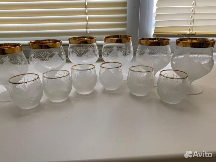 Набор рюмок и бокалов