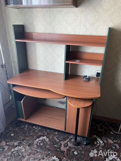 Компьютерный стол