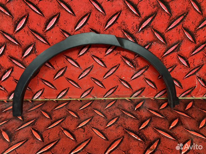 Молдинг заднего правого крыла Land-Rover Discovery