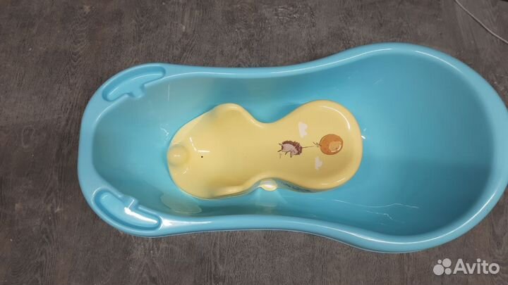 Набор для купания малыша (ванночка, горка)