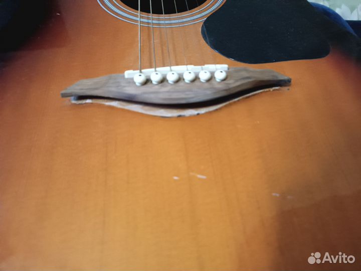 Акустическая гитара