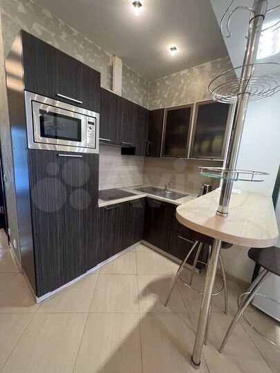 2-к. квартира, 52 м², 1/13 эт.