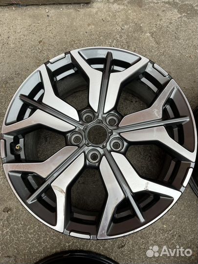 Оригинал диски Kia Seltos R18 хром