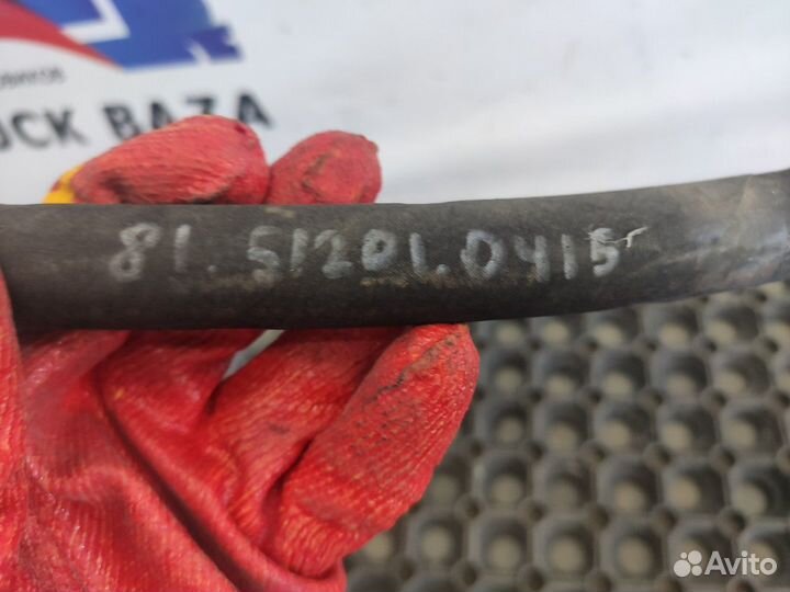 81512010415 Шланг тормозной передний левый