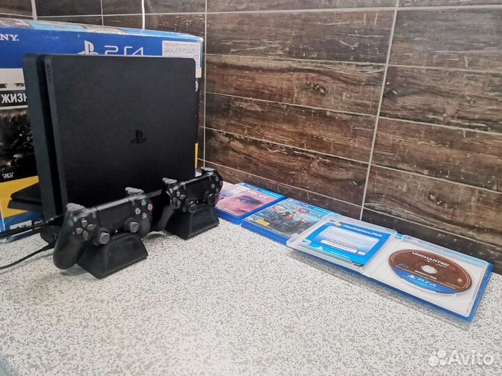 Sony PS4 slim 1TB + 5 игр + стойка охлаждения