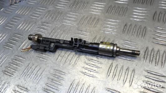 Форсунка бензиновая BMW 5 F10/F11 (3BA12B703)