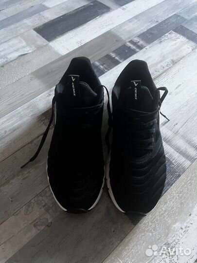 Кроссовки Демикс