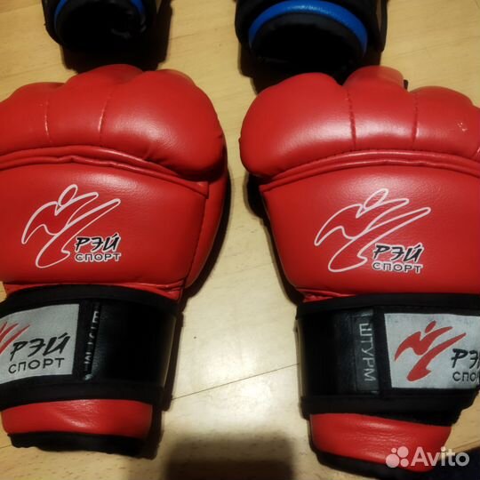 Боксерские перчатки 10 oz+краги
