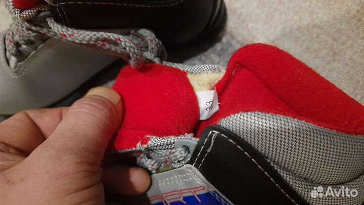 Лыжные ботинки