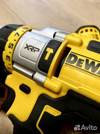 Аккумуляторная дрель Dewalt DCD999