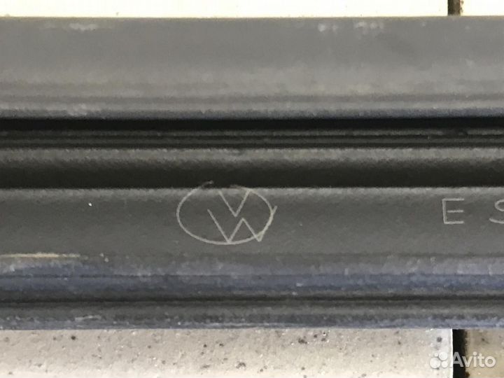 Уплотнитель (внутри) Polo (Sed RUS) 2011