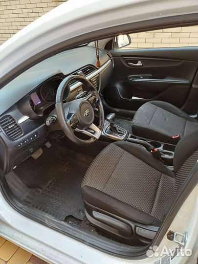 Kia Rio 1.4 AT, 2018, битый, 200 000 км