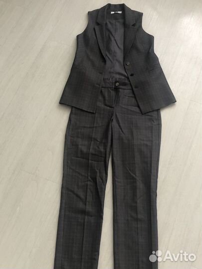 Школьный костюм (жилетка+брюки)