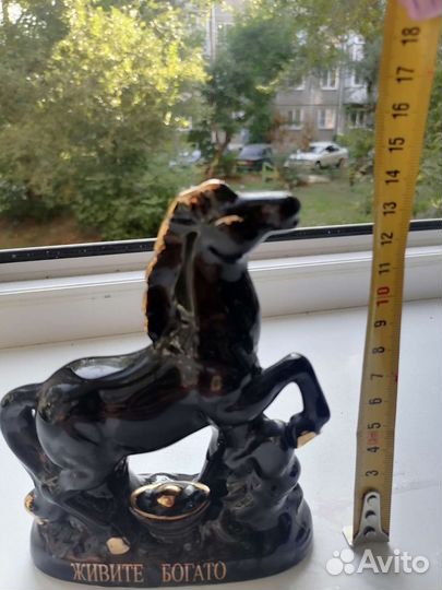 Фарфоровый конь