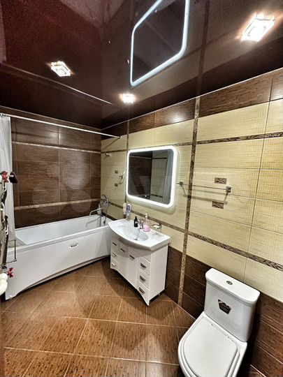2-к. квартира, 70 м², 2/4 эт.