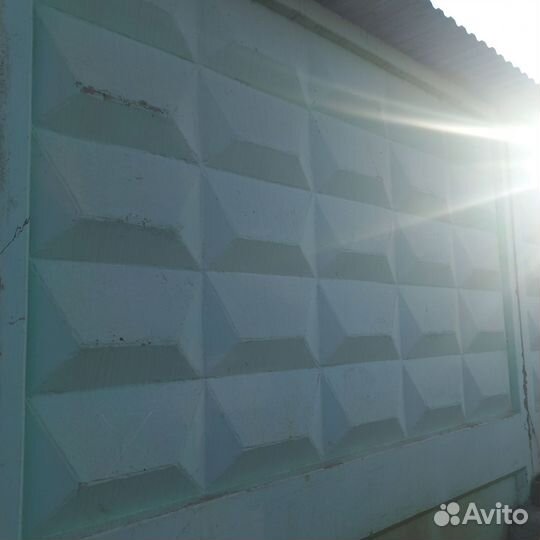 Бетонный забор отличный состояние
