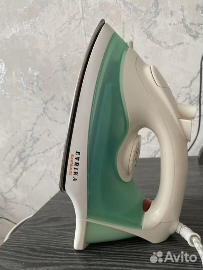 Утюг evrika