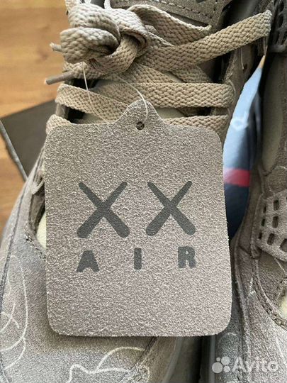 Кроссовки Air Jordan 4 Retro Kaws