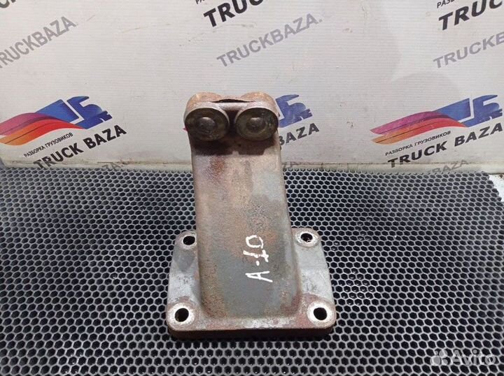 Кронштейн двигателя передний