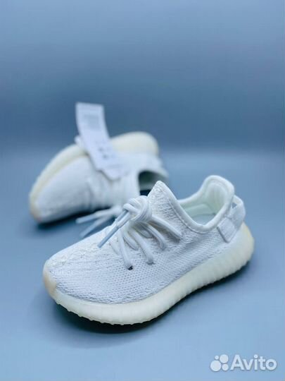 Adidas yeezy boost 350 детские белые разм. 30