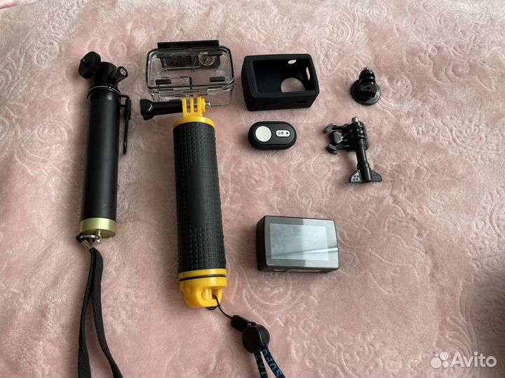 Экшн камера yi