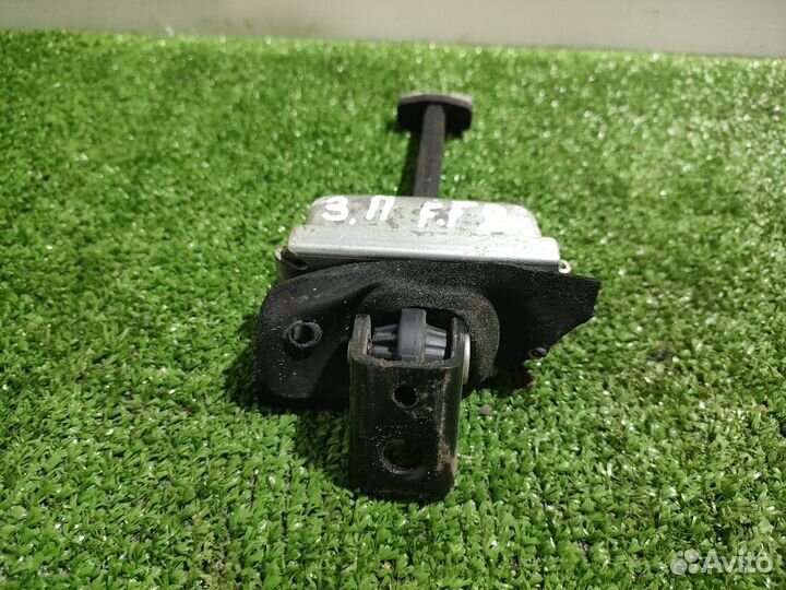 Ограничитель двери задний правый Ford Focus 2