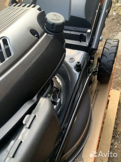 Газонокосилка бензиновая самоходная