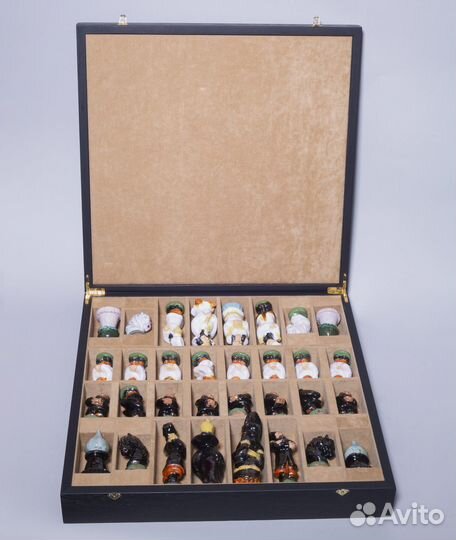 Декоративные шахматы в русском стиле с доской в ор