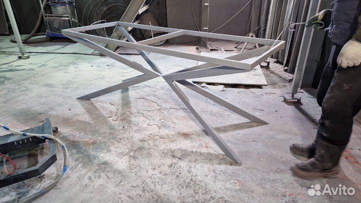 Подстолье металлическое