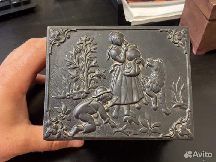 Шкатулка чугуннная, царская