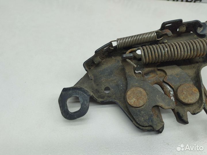 Замок капота Nissan Primera P11 1998 г.в