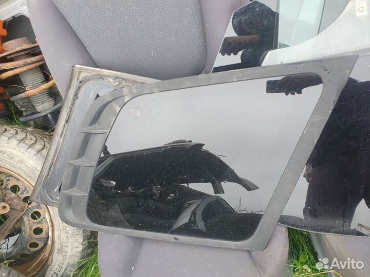 Стекло кузовное заднее Hyundai Santa Fe SM