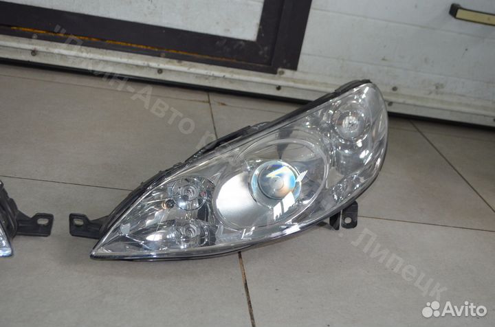 Фара левая правая ксенон Peugeot 407 пежо 407