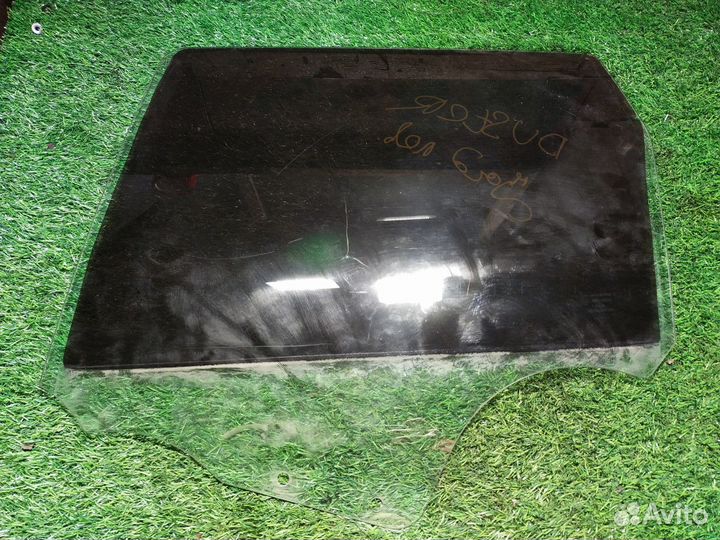 Стекло заднее левое Renault Duster