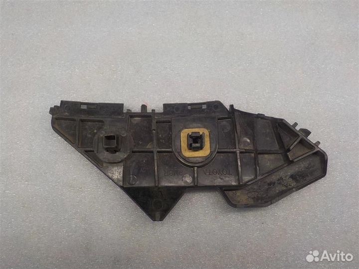 Кронштейн заднего бампера правый Toyota Corolla