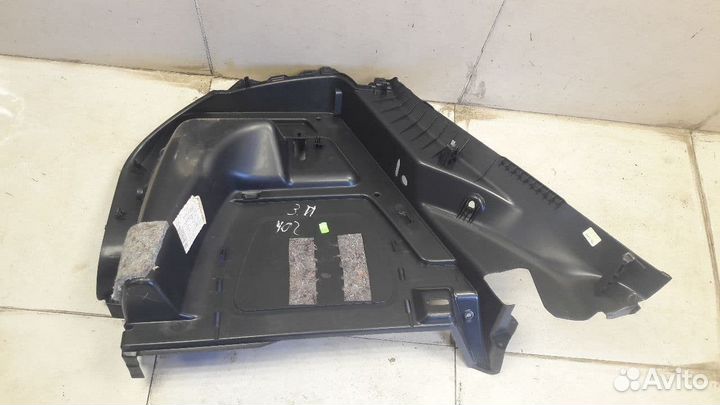 Обшивка багажника задняя правая Skoda Fabia