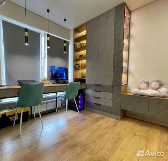 Рабочая зона у окна