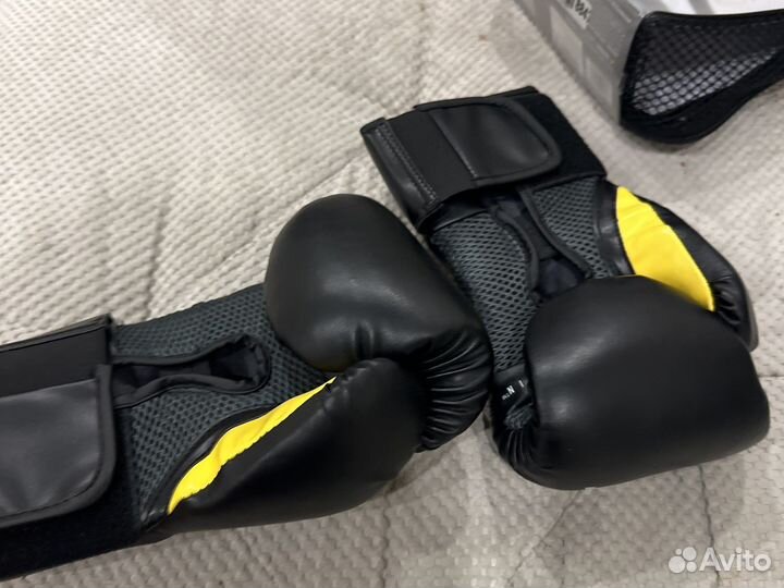 Боксерские перчатки everlast 8oz