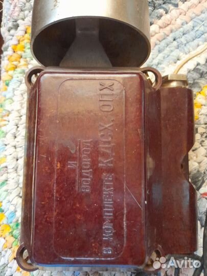 Старинный телефон